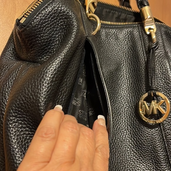 Michael Kors Shoulder Bag - Picture 4 of 10